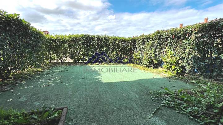 ESCLUSIVO 2 LOCALI CON GIARDINO PRIVATO E AMPIO BOX!