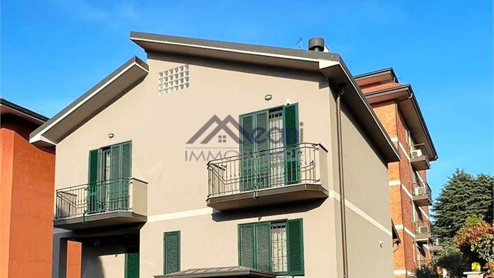  RECENTE VILLA SINGOLA CON FINITURE EXTRA LUSSO