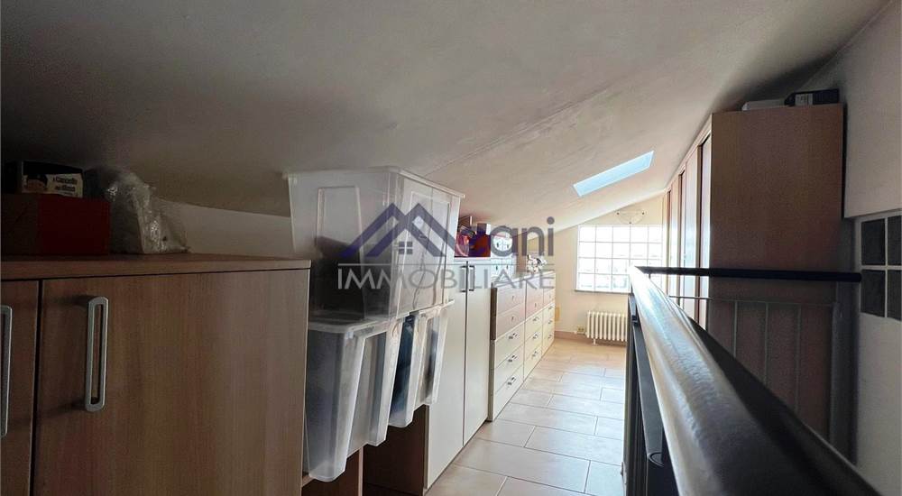  RIPOSTIGLIO PIANO SOTTOTETTO