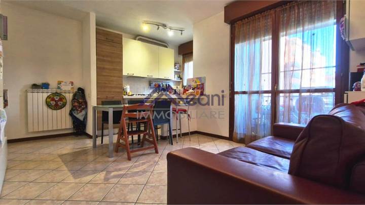 3 LOCALI CON 2 BAGNI, TERRAZZO, CANTINA E BOX!