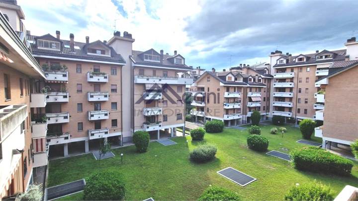 AFFITASI MONOLOCALE DI 47 MQ CON BALCONE IN OTTIMO CONTESTO RESIDENZIALE